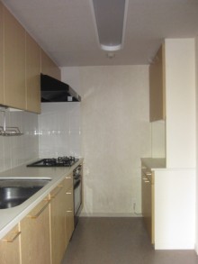 リビングを可動式の間仕切りで明るく広い空間に リビングを可動式の間仕切りで明るく広い空間に